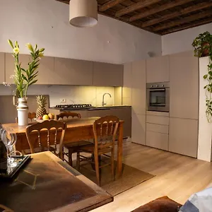 Colosseum House Apartment